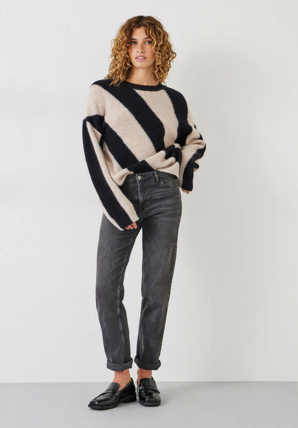 Georgie Diagonal Stripe Wool Blend Jumper 4 Georgie Diagonal Stripe Wool Blend Jumper - Image 2