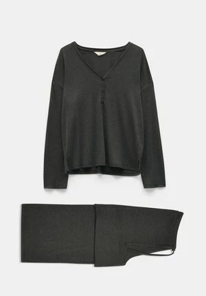 Julia Brushed Cotton Pyjamas 9 Julia Brushed Cotton Pyjamas - Image 7